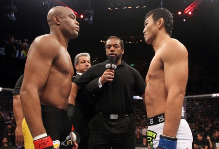Spider e Okami na luta principal da histórica primeira edição do UFC Rio. Foto: Josh Hedges/UFC