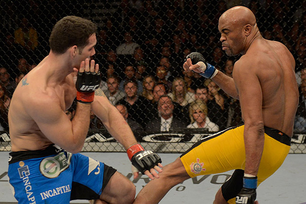 Fratura de Anderson (dir.) foi uma das cenas mais fortes e marcantes de 2013. Foto: Josh Hedges/UFC