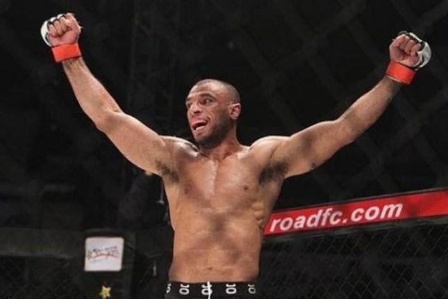Jucão (foto) foi um dos dois brasileiros a vencer no card preliminar do UFC 184. Foto: Reprodução/Twitter