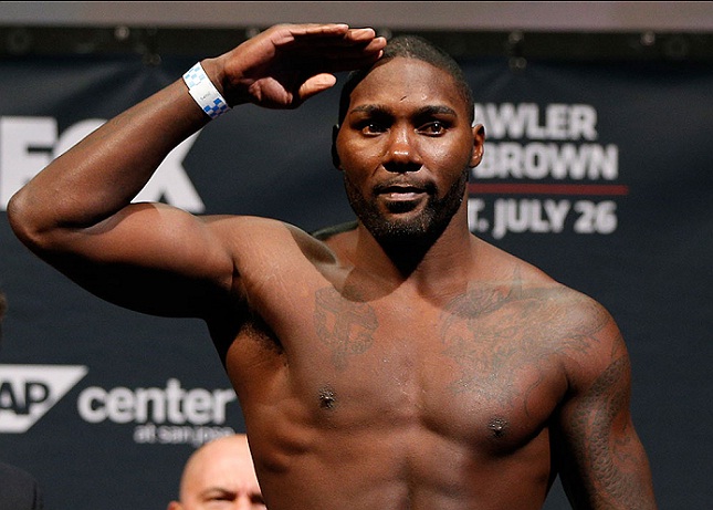 A. Johnson (foto) é o novo número um na categoria até 93 kg. Foto: Josh Hedges/UFC