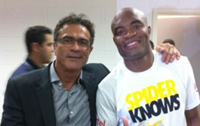 Joinha (esq.) aposta em nocaute de Anderson (dir.) no UFC 183. Foto: Reprodução/Facebook
