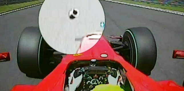Mola (no detalhe) se desprendeu do carro de Barrichello e acertou capacete de Massa. Foto: Reprodução