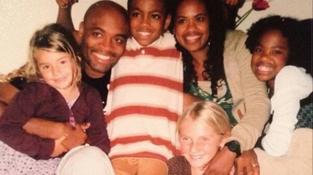 Anderson em foto da época com a família. Foto: Reprodução