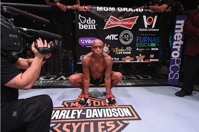 Anderson (foto) recebeu suspensão médica de um mês após UFC 183. Foto: Divulgação/UFC