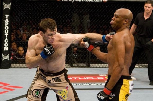 Griffin (esq.) revelou uso de substâncias ilegais contra Anderson somente anos depois. Foto: Divulgação/UFC