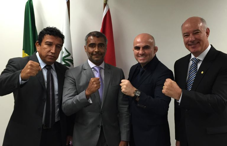 Magno Malta, Romário, Wallid e Herculano se reúnem para regulamentar MMA no Brasil. Foto: Divulgação