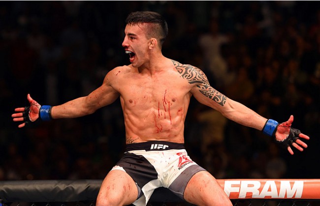 Almeida (foto) venceu Pickett com belo nocaute. Foto: Divulgação/UFC