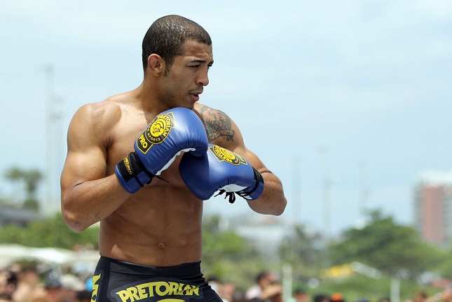 J. Aldo (foto) é o único campeão da história do peso pena no UFC. Foto: Josh Hedges/UFC