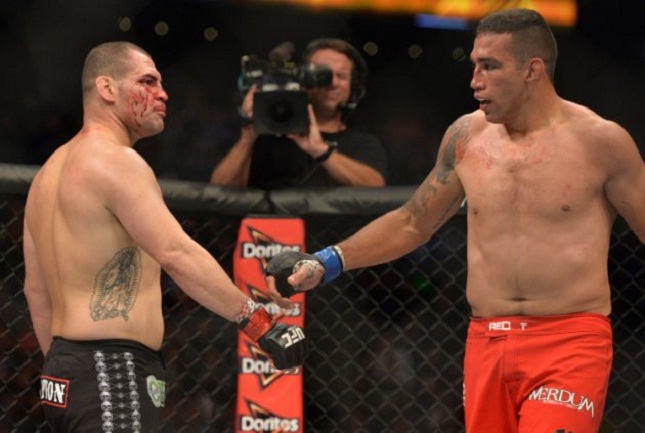 Werdum (dir.) e Velasquez (esq.): rivalidade no octógono migrou para as telonas. Foto: Josh Hedges/UFC