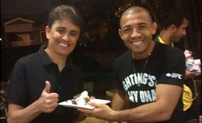 Aldo (dir.) e Bebeto (esq.) se encontraram na "Turma da Resenha de terça" do campeão do UFC. Foto: Reprodução