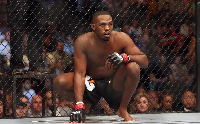 Jones (foto) já está liberado para voltar a lutar pelo UFC. Foto: Josh Hedges/UFC