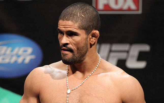 R. Toquinho (foto) foi punido pela Comissão Atlética de Nevada após polêmica. Foto: Josh Hedges/UFC