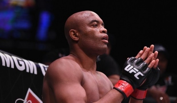 A. Silva (foto) não poderá participar do UFC Curitiba. Foto: Josh Hedges/UFC