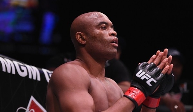 A. Silva (foto) ficará suspenso até fevereiro de 2016. Foto: Josh Hedges/UFC