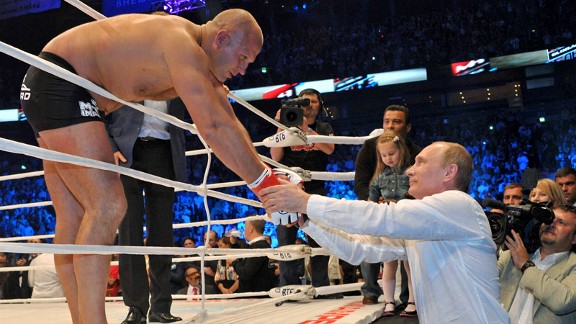 Fedor (esq) e Putin (dir) são amigos de longa data