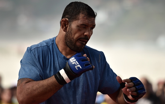 R. Nogueira (foto) fez sua última luta profissional em agosto deste ano, no Rio. Foto: Buda Mendes/UFC