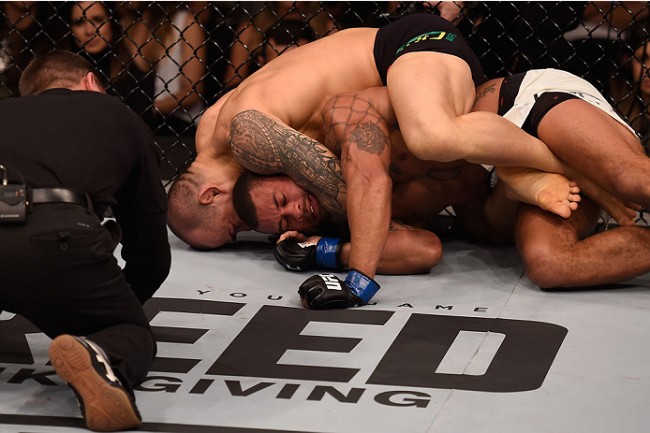 Luta entre Tibau e Trujillo acabou de forma polêmica. Foto: Divulgação/UFC