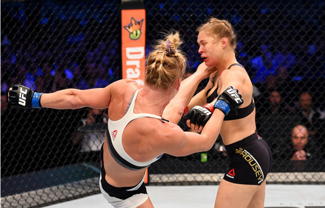 Dominada por completo, Ronda acabou nocauteada por Holm. Foto: Divulgação/UFC