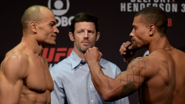Tibau (esq.) e Trujillo (dir.) se enfrentaram no UFC SP. Foto: Josh Hedges/UFC