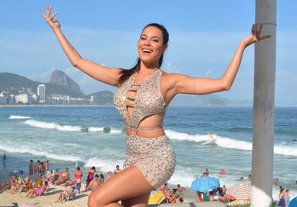 Camila Oliveira é uma das ring girls brasileiras do UFC. Foto: Divulgação 