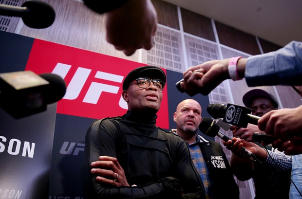 Anderson em bate-papo com a imprensa em Londres. Foto: Scott Heavey/UFC