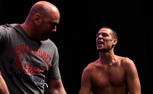 Dana (esq.) quer que Nate (dir.) fique no UFC 200. Foto: Josh Hedges/UFC