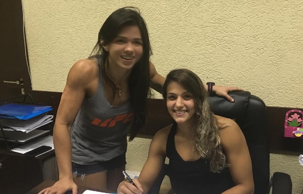 Claudinha (esq.) e Poliana (dir.), colegas de UFC. Foto: Reprodução