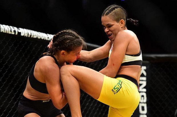 Amanda atropelou Miesha e conquistou o cinturão do UFC. Foto: Divulgação/UFC
