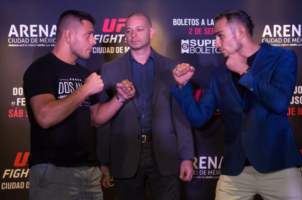 Dos Anjos (esq) e Ferguson (dir) fizeram a primeira encarada antes do UFC México. (Foto: UFC / Divulgação)