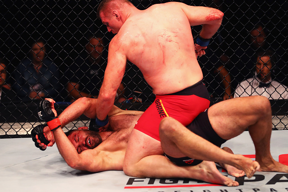 Barnett (foto) finalizou Arlovski na luta principal do UFC Hamburgo Foto: (Getty Images)