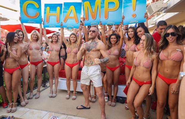 McGregor teve uma festa e tanto para comemorar vitória no UFC 202. Foto: Reprodução