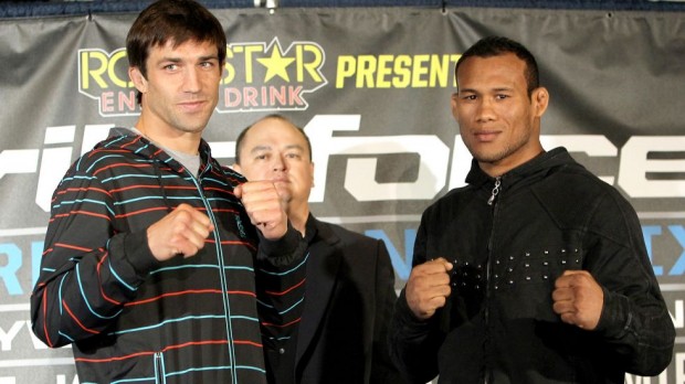Rockhold e Jacaré farão revanche no UFC. Foto: Divulgação/Strikeforce