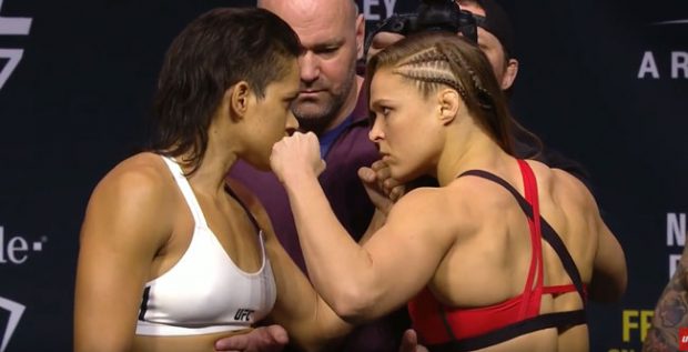 Amanda (esq.) e Ronda (dir.) fazem a luta principal do UFC 207