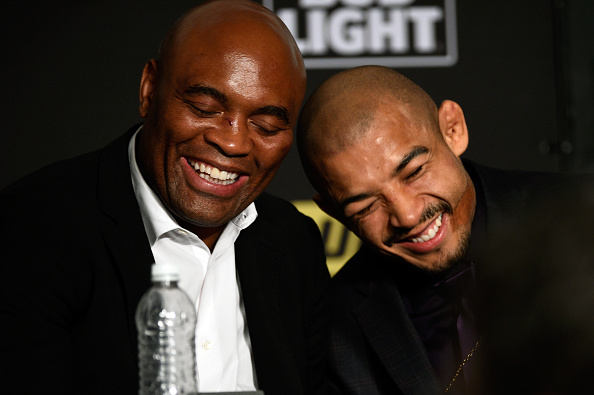 Aldo (dir) acredita em vitória de Anderson (esq) no UFC 208. (Foto: Getty Images)