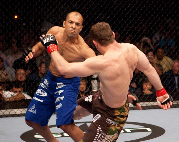 Primeira luta entre R. Gracie (esq) e M. Hughes (dir) foi em 2006 (Foto: Josh Hedges/UFC)