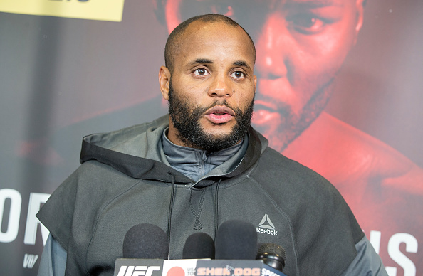 D. Cormier (foto) não gostou de saber que J. Jones estará no UFC 210 (Foto: Kevin Hoffman/UFC)