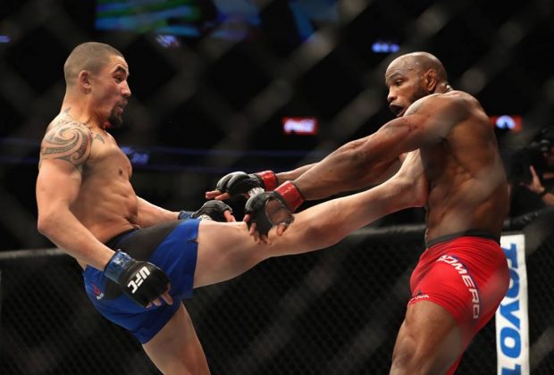 Whittaker (left) and Romero (right) received bonuses (Photo: Reproduction/Facebook/UFC)