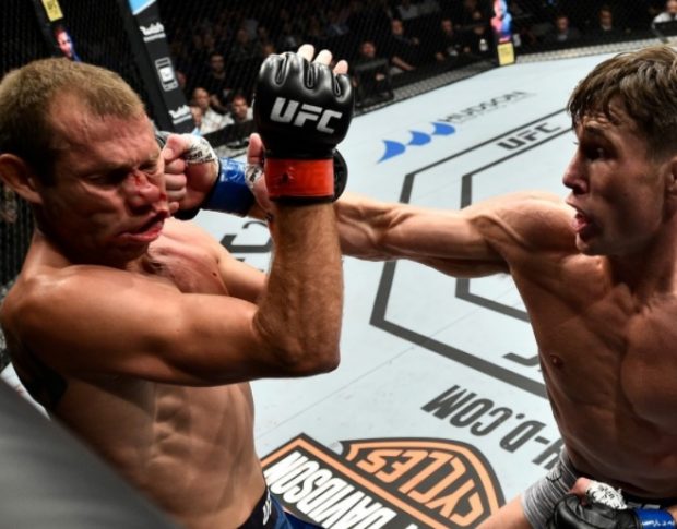 Till (dir) nocauteou Cerrone (esq) no UFC Polônia (Foto: Reprodução Instagram ufc_brasil)