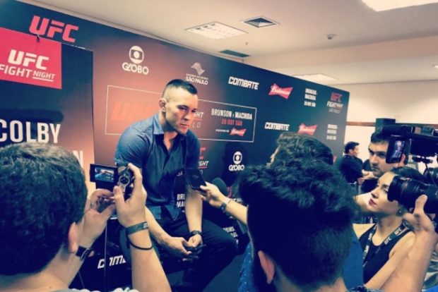 C. Covington fala com a imprensa em São Paulo (Foto: Reprodução Instagram Colbycovmma)
