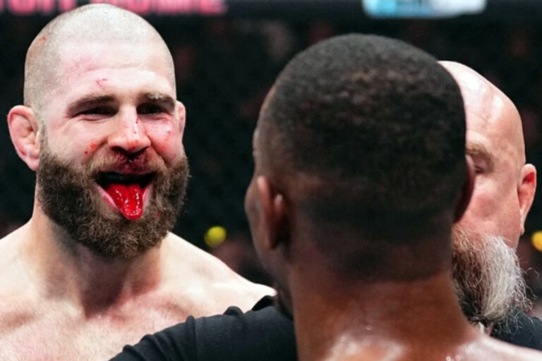 Vítima de Poatan sugere mudança na regra para disputas do cinturão BMF: ‘Violência pura’