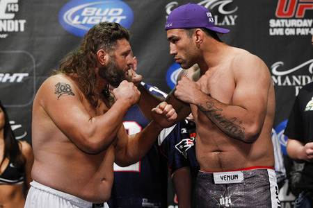 Nelson (esq.) e Werdum (dir.) se enfrentaram em 2012. Foto: Divulgação/UFC