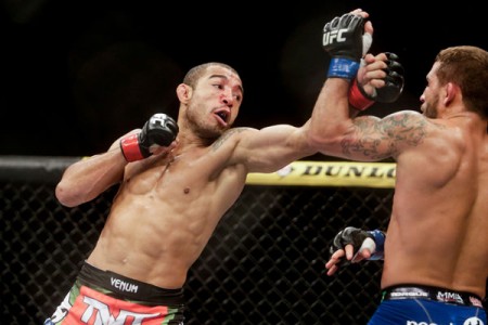 Aldo (esq.) derrotou Mendes (dir.) pela segunda vez no UFC 179. Foto: Inovafoto
