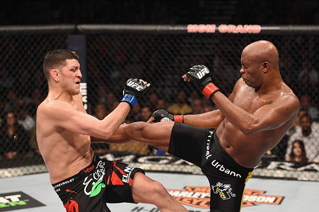 Anderson Silva Silva (dir.) venceu N. Diaz (esq.) em decisão unânime dos juízes no UFC 183. Foto: Reprodução/Instagram/UFC