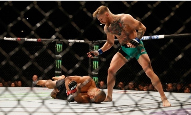 McGregor nocauteou Aldo no UFC 194, em dezembro de 2015. Foto: Josh Hedges/UFC