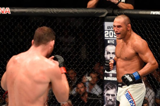 Bisping e Henderson fizeram a "Luta da Noite" do UFC 204. Foto: Divulgação/UFC