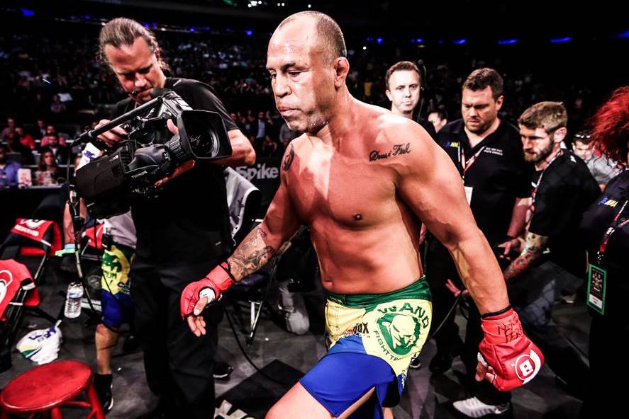 Wanderlei Silva attacks Sonnen after fight with Anderson Silva and