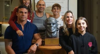 Ex-treinador de Vitor Belfort cria busto em homenagem ao lutador