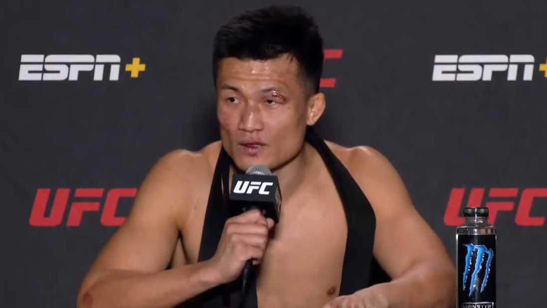 UFC: Zumbi Coreano é nocauteado por Max Holloway e anuncia aposentadoria, combate