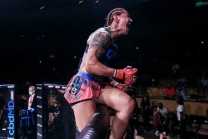 Cris Cyborg defende o cinturão no Bellator 300 Foto/Reprodução: @bellator.europe