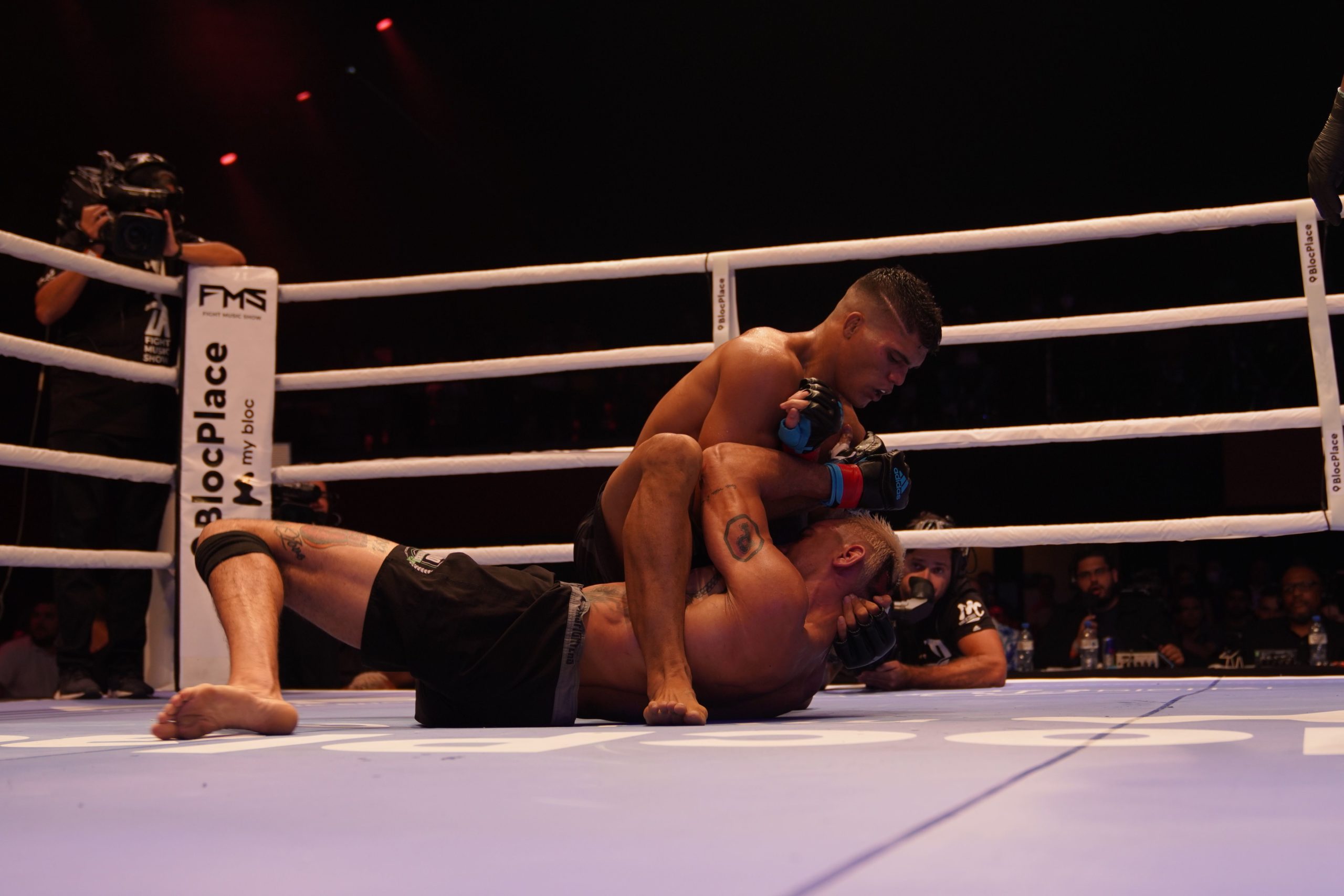 ‘Indomável’ supera desvantagem de altura para vencer Pedrão Machado em luta de MMA 2
